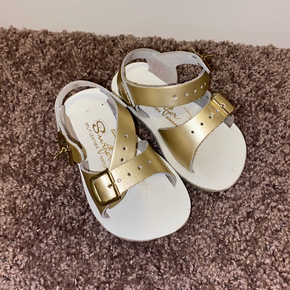EUC Gold Surfer sandals